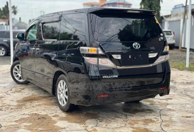 Toyota Vellfire 2011 Black
