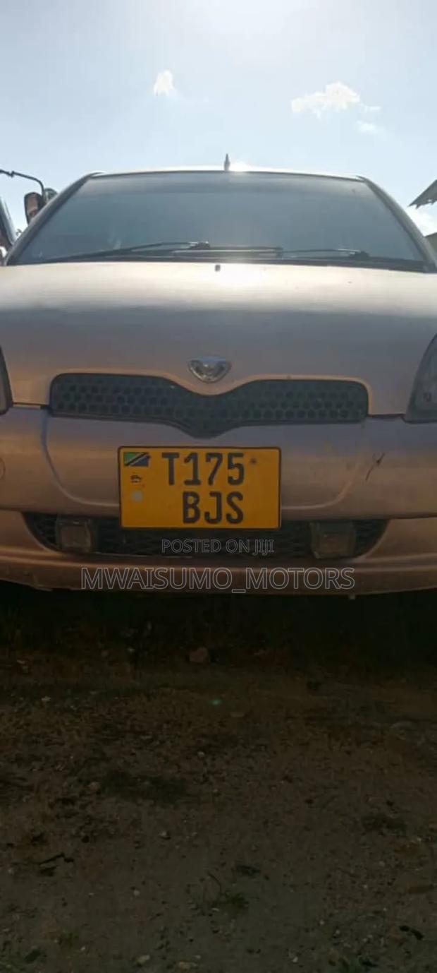 Toyota Vitz 1999 Pink