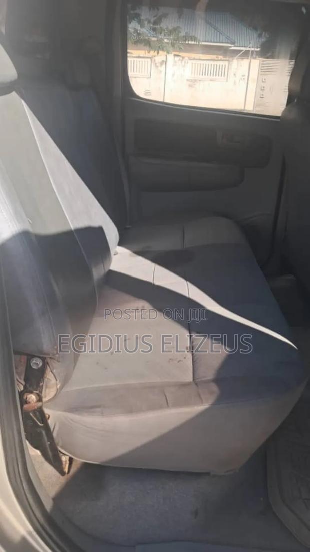 Toyota Hilux Surf 2001 Silver