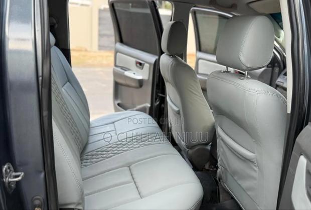 Toyota Hilux 2008 Gray