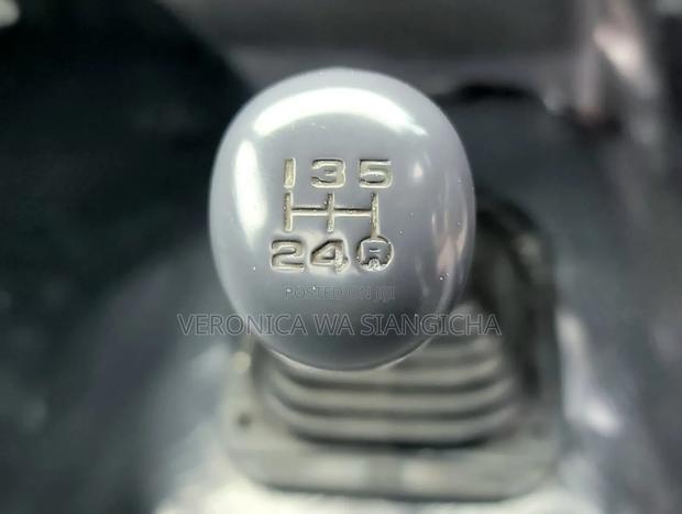 Toyota Hilux 2000 White