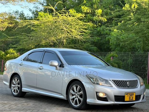 Toyota Crown 2009 Silver