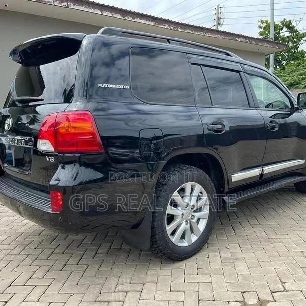 New Toyota Land Cruiser 2012 4.5 V8 DLX Black