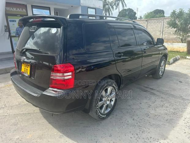 Toyota Kluger 2004 Black
