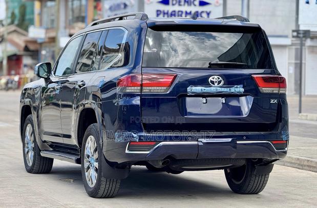 Toyota Land Cruiser 2023 Blue