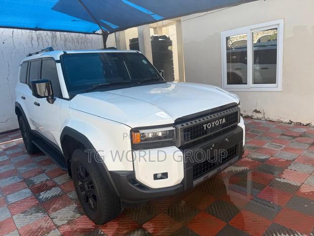 Toyota Land Cruiser Prado 2.8 2024 White