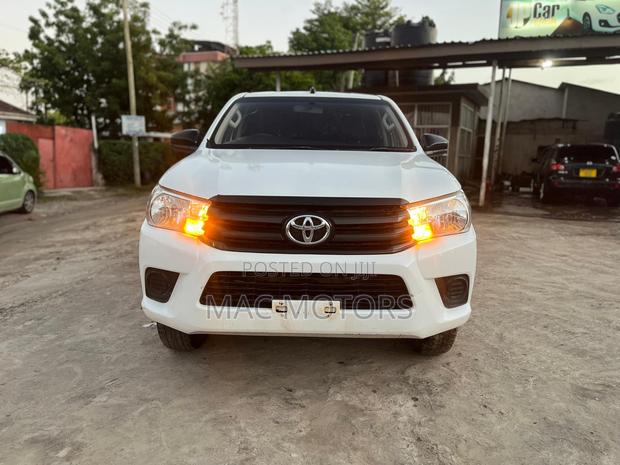 Toyota Hilux Revo Double Cab Deisel 2.8 AWD 2021 White