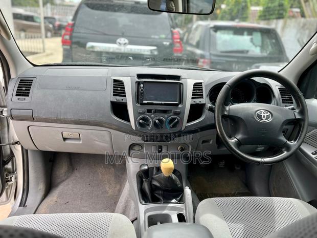 Toyota Hilux 2.5 D-4D Double Cab 4x4 SRX 2007 Silver