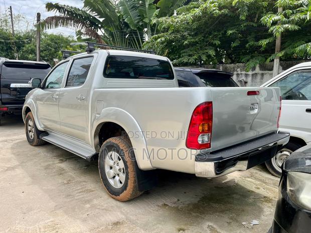 Toyota Hilux 2.5 D-4D Double Cab 4x4 SRX 2007 Silver