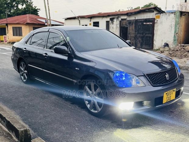 Toyota Crown 2007 Gray