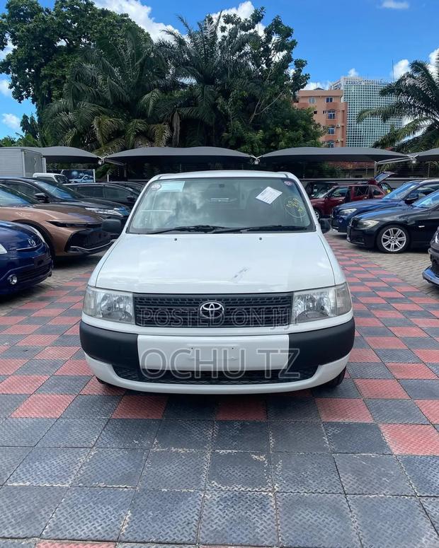 Toyota Probox 2010 White