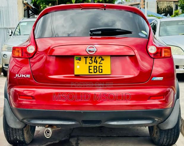 Nissan Juke 2011 Red
