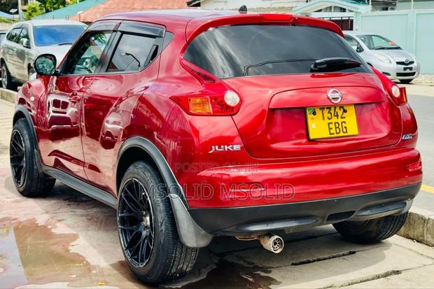 Nissan Juke 2011 Red