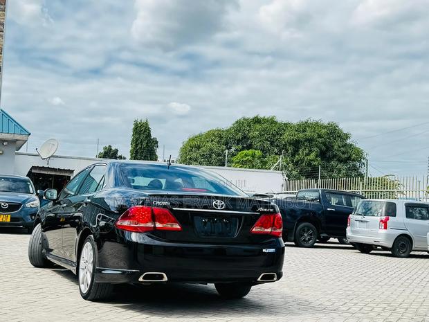 Toyota Crown 2009 Black