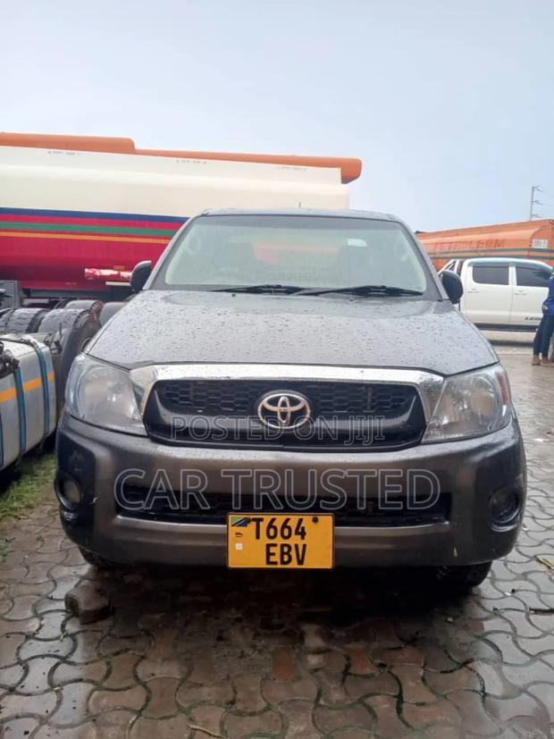 Toyota Hilux 3.0 D-4D 4x4 2014 Gray