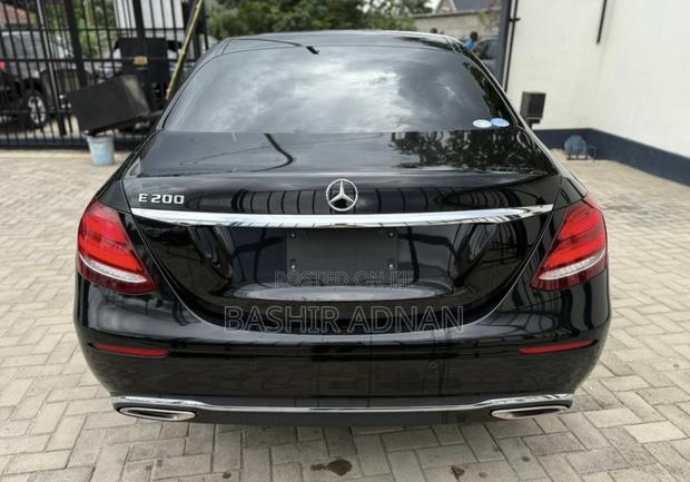 Mercedes-Benz E200 2016 Black