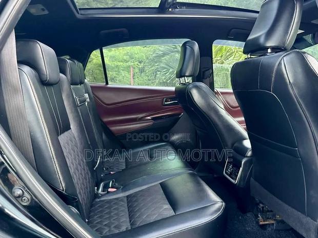 Toyota Harrier 2.4 2013 Black