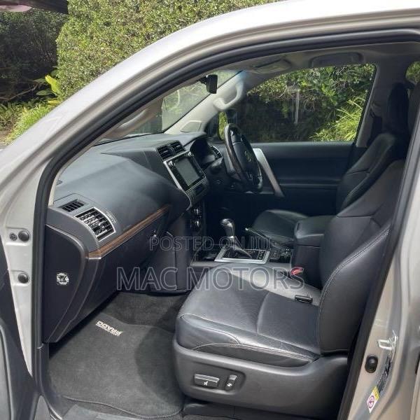 Toyota Land Cruiser Prado 2.8 2021 Silver