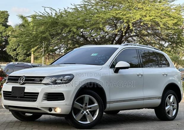 Volkswagen Touareg 2013 White