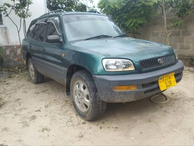 Toyota RAV4 2005 Green