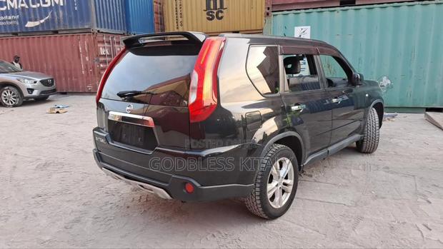 Nissan X-Trail 2.0 Petrol XE 2010 Black