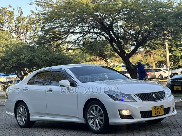 Toyota Crown 2008 White