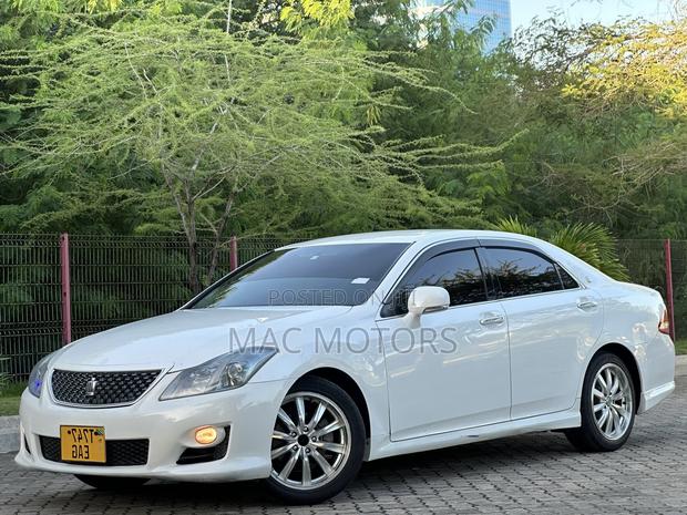 Toyota Crown 2008 White