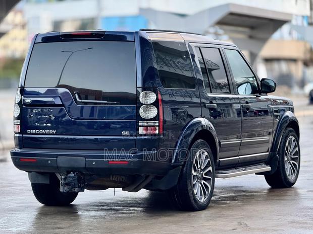 Land Rover Discovery 2015 Blue