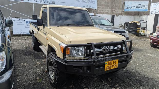 Toyota Land Cruiser 2015 Beige