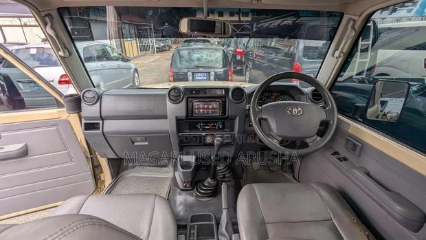 Toyota Land Cruiser 2015 Beige