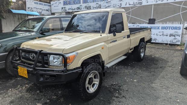 Toyota Land Cruiser 2015 Beige