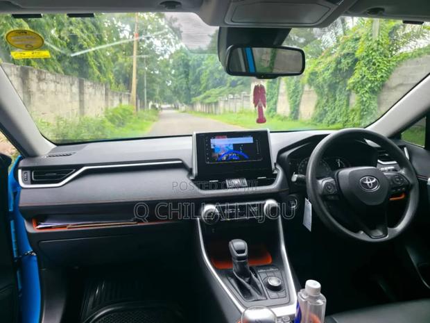 Toyota RAV4 2019 Blue