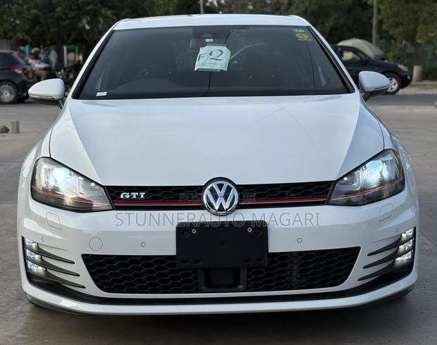 Volkswagen Golf 2014 White