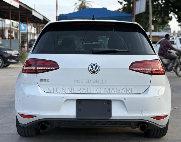 Volkswagen Golf 2014 White