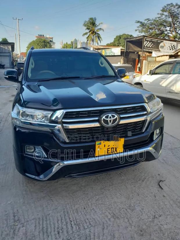Toyota Land Cruiser 2017 Black