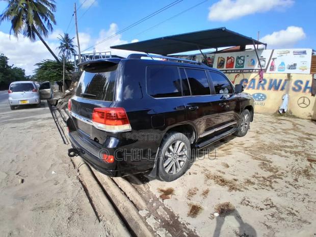Toyota Land Cruiser 2017 Black