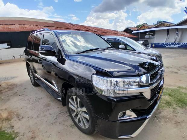 Toyota Land Cruiser 2017 Black
