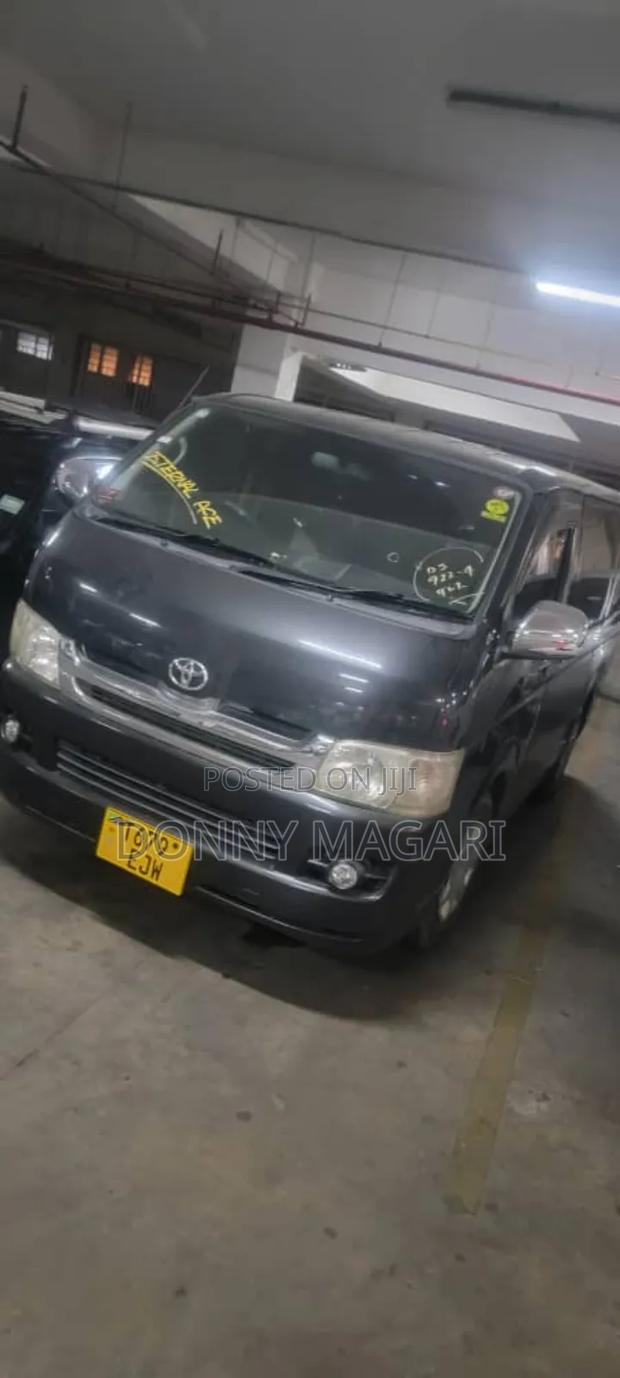 Toyota HiAce 2009 Gray