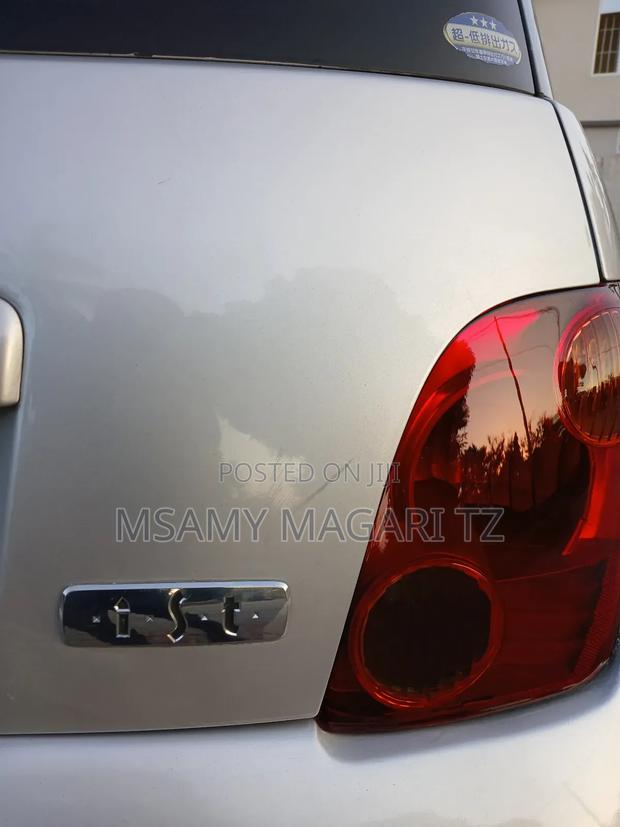Toyota IST 2003 Silver