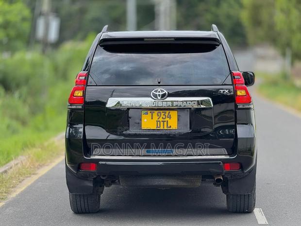 Toyota Land Cruiser Prado 2019 Black