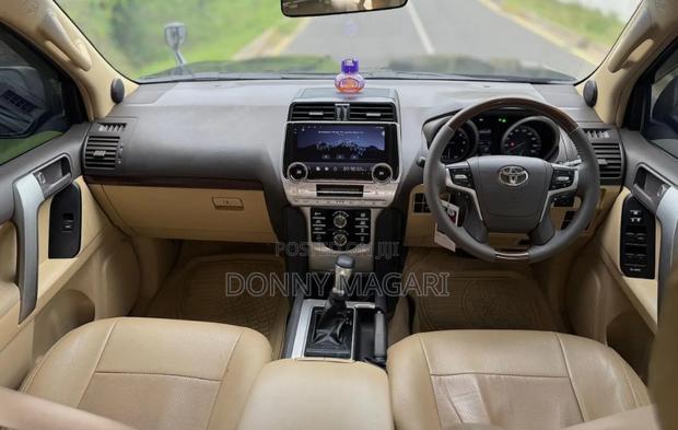 Toyota Land Cruiser Prado 2019 Black