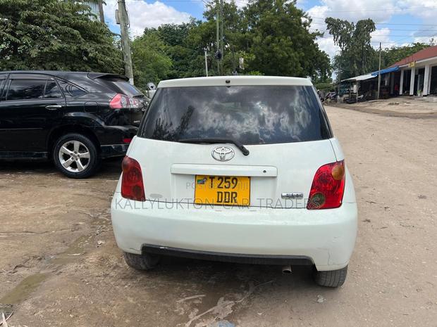 Toyota IST 2003 White