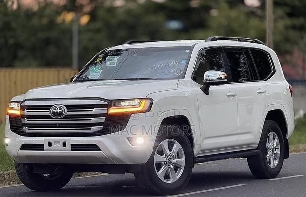 Toyota Land Cruiser 2024 White
