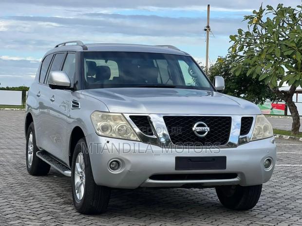 Nissan Patrol 2015 Silver