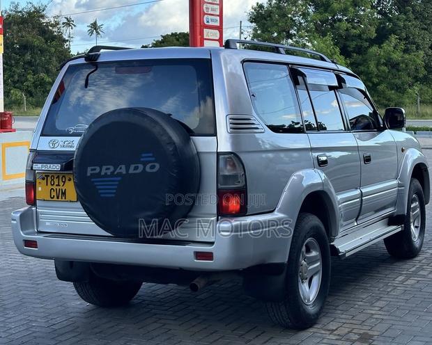 Toyota Land Cruiser Prado 2.7 16V 5dr 2001 Silver