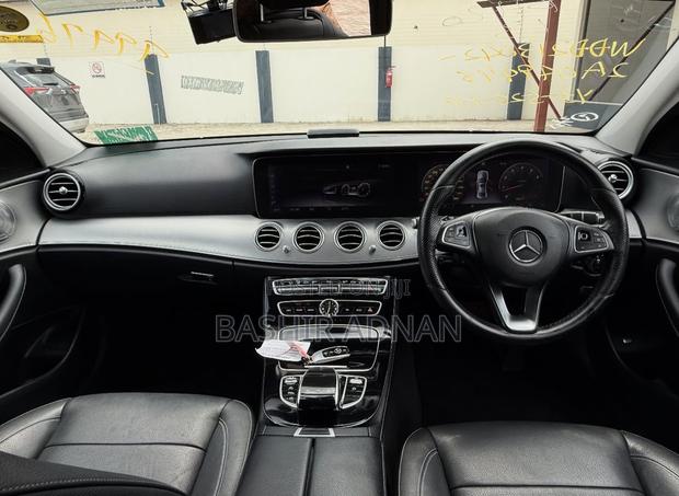 Mercedes-Benz E200 2016 Pearl