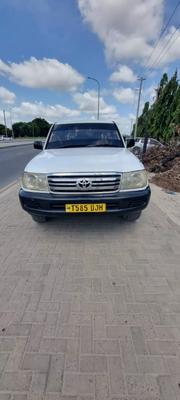 Toyota Land Cruiser 100 4.2 TD 2004 White for sale