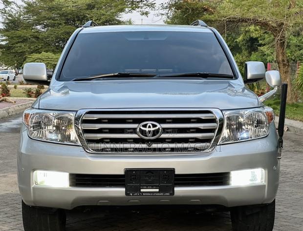 Toyota Land Cruiser 2009 Silver