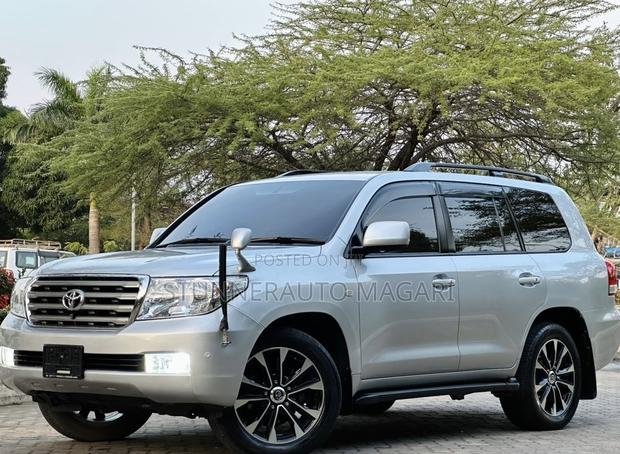 Toyota Land Cruiser 2009 Silver