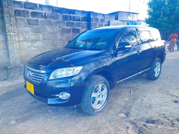 Toyota Vanguard 2004 Black